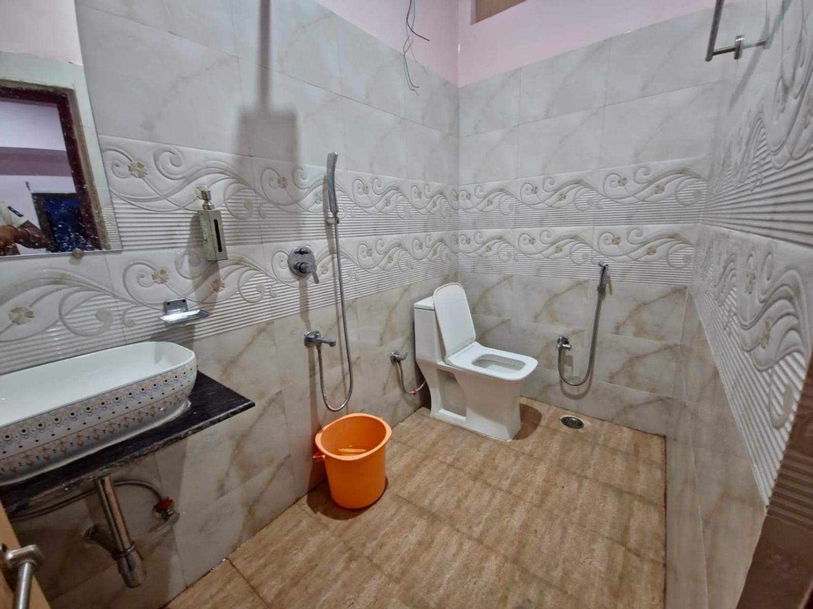 Hotel Kalika P Guest House พาราณสี ภายนอก รูปภาพ